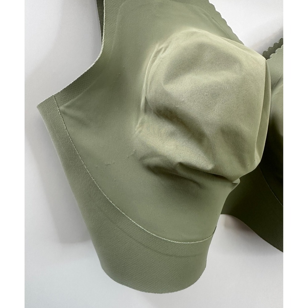 Evelyn & Bobbie Evelyn Deep V-Neck Seamless Wirefree Bra Pullover Matcha Green - Picture 7 of 13